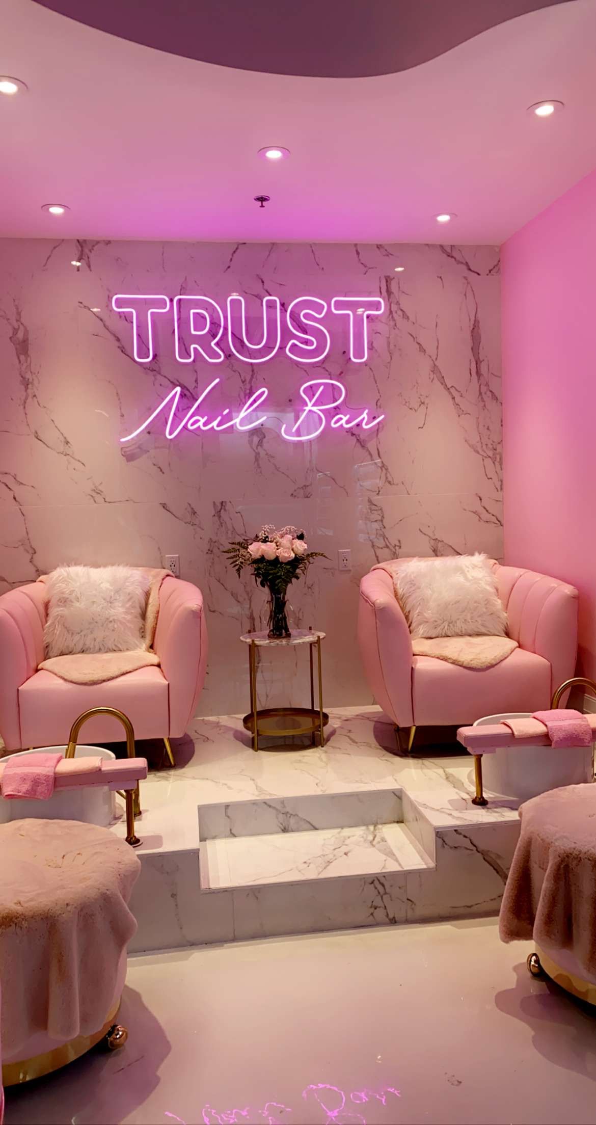 Nail Salon Interior Design 3