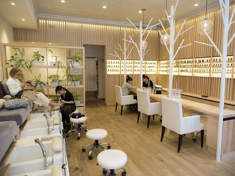 Nail Salon Interior Design 5