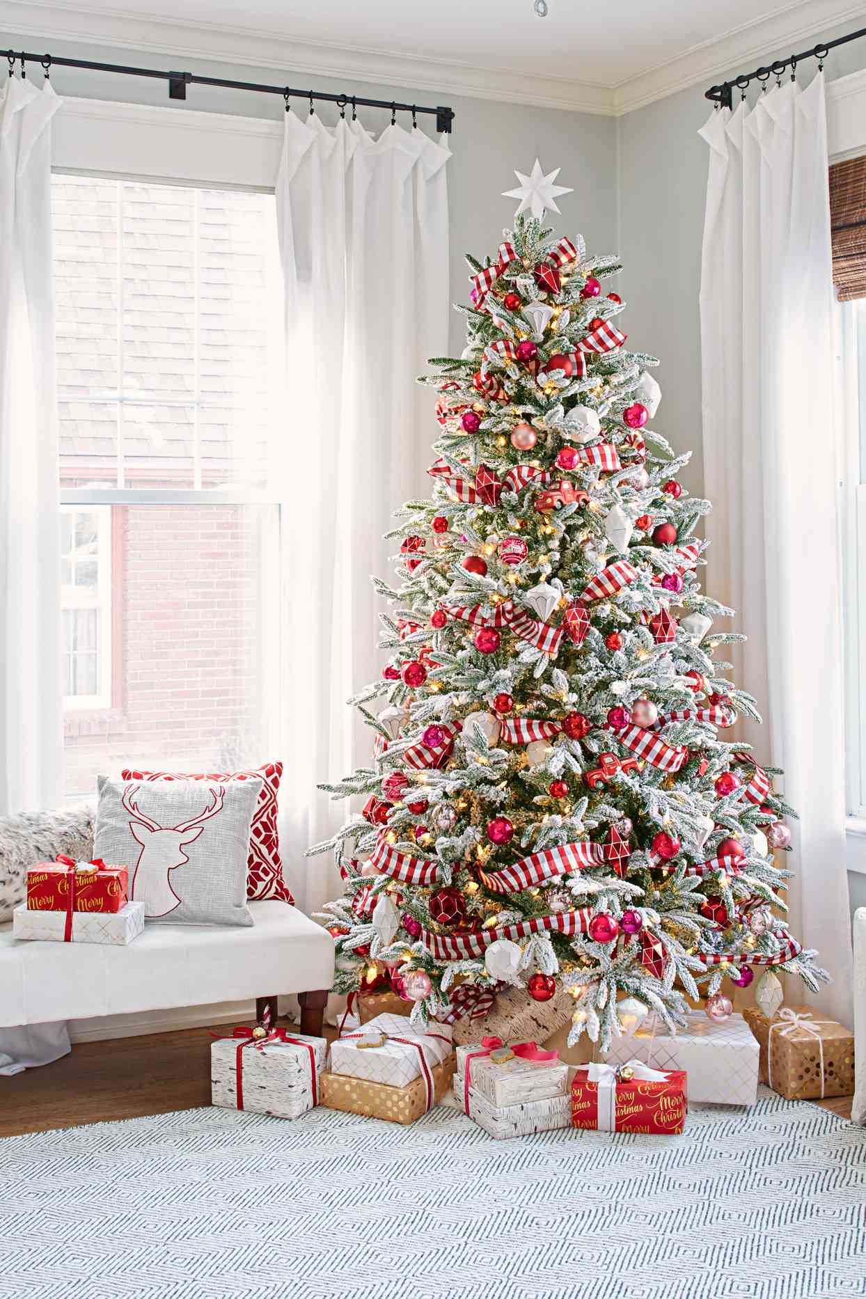 Christmas Tree Decoration Ideas candy cane christmas tree presents 5d44a1bf0 d068a72c9f6249d6aa63c0a8d9cdfc0e