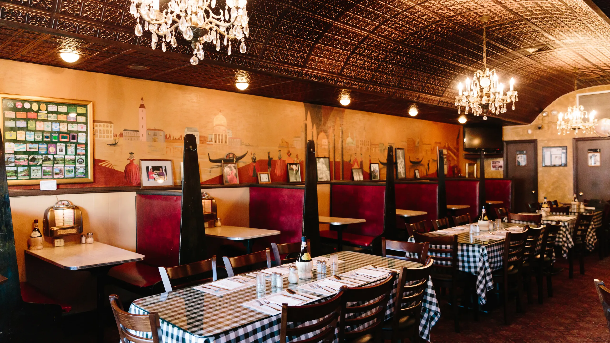 Italian restaurant lighting